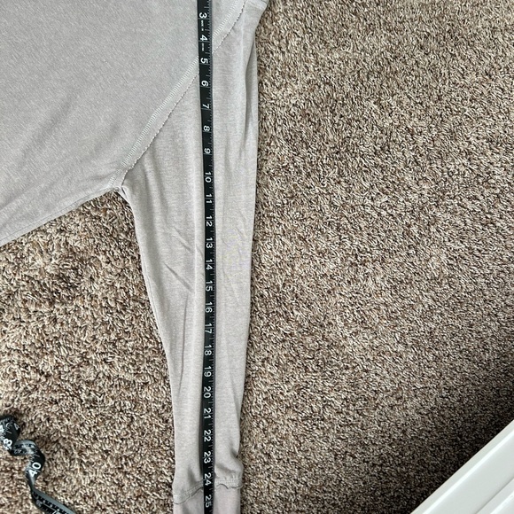 Women's Zyia Active lightweight hoodie - Picture 4 of 5